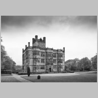 Gawthorpe Hall, Ightenhill, photo by Michael D Beckwith on Wikipedia.jpeg